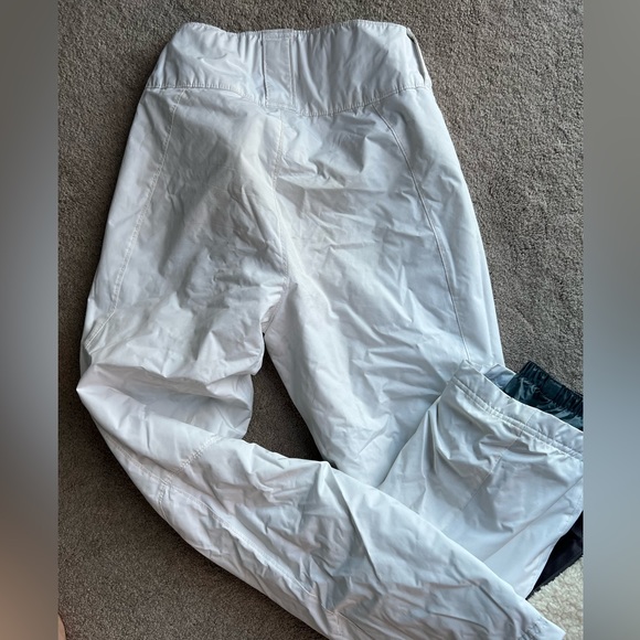 Women’s Snow Pants NWOT - Picture 3 of 3